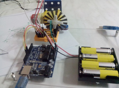 One of the setups to experiment during the workshop Optical Encoder
